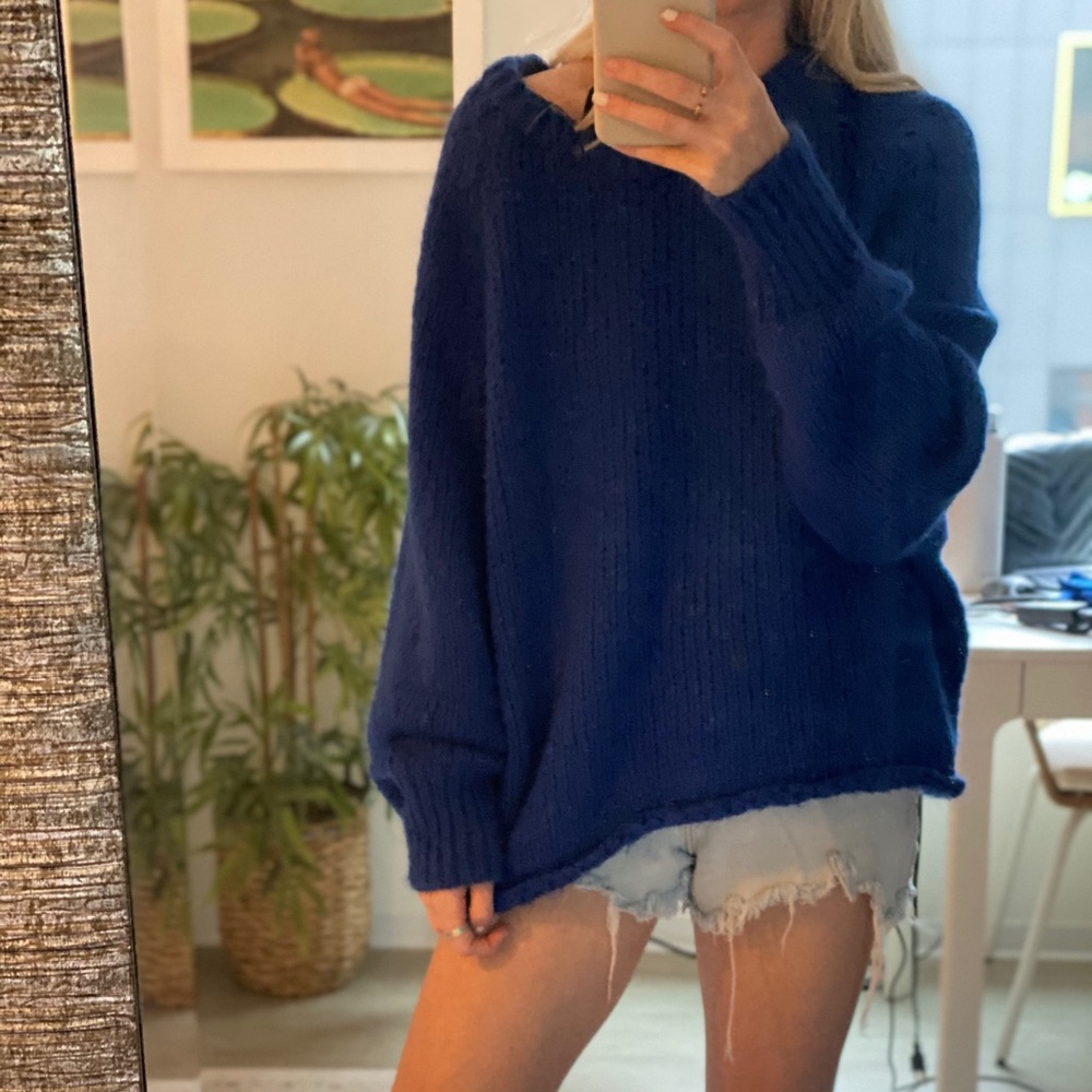 Oversized blue sweater